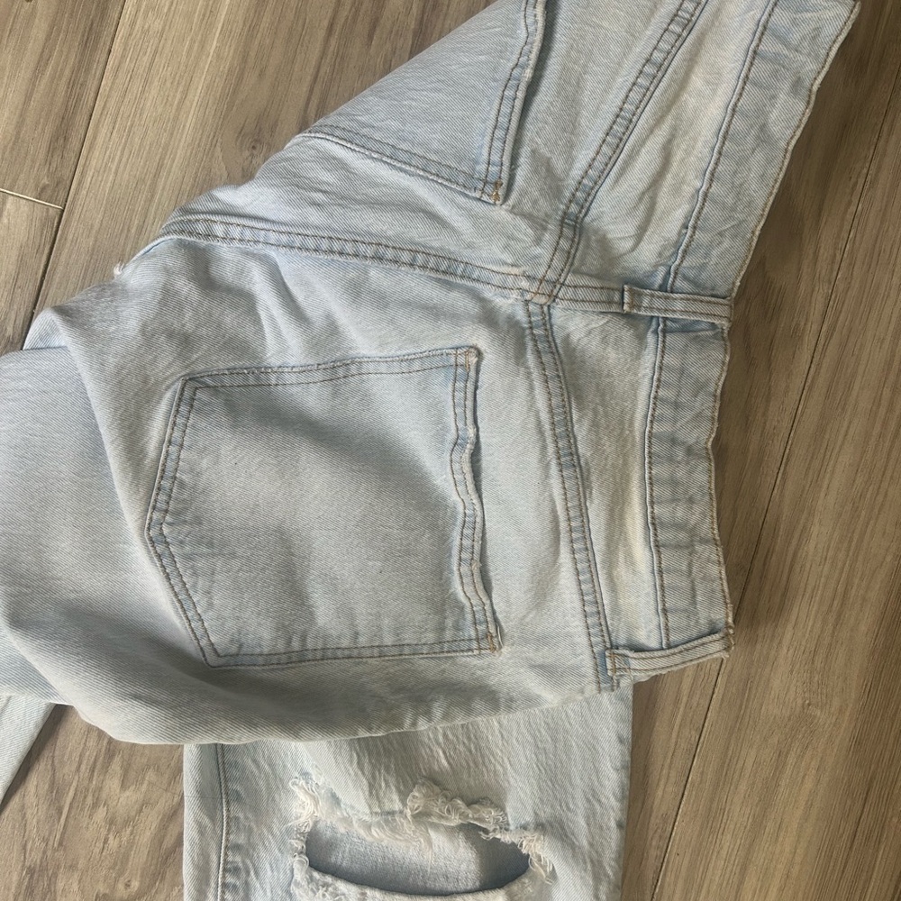 Universal Thread Vintage Straight Jeans — Light Wash